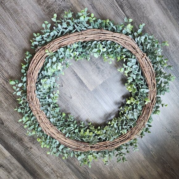Eucalyptus Wreath 20 inches - Picture 3 of 4